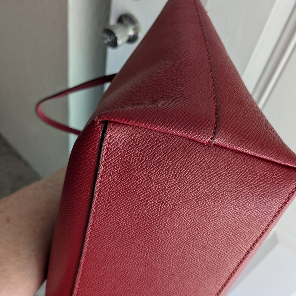 Coach Fiona Bag Red ♥️♥️♥️Like New No Call Outs 15.5 Wx 10.5 L EUC - Picture 3 of 10
